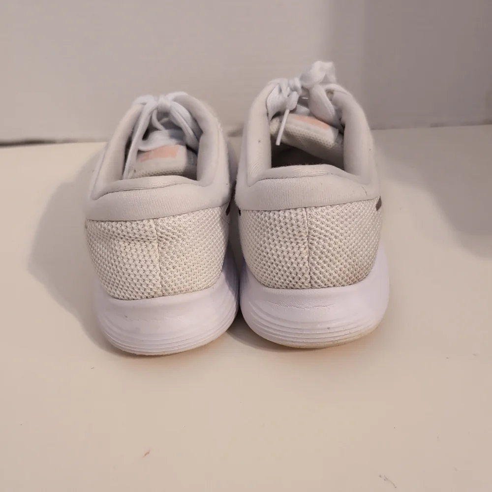 Nike Youth‎ White Revolution 4 Metallic Red Bronze Sneakers 943306-100 Size 5.5